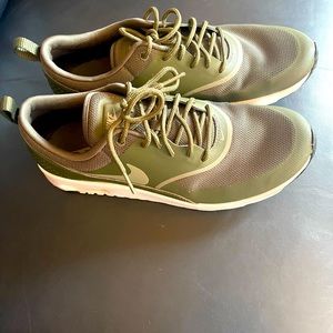 Barely worn Forest Nike Women Sneakers Size 10